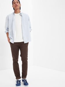 Gap Modern Khakis in Schlank Fit Braun | 8402-NFXGL